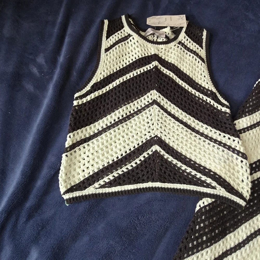 Set - Picture 4 of 4